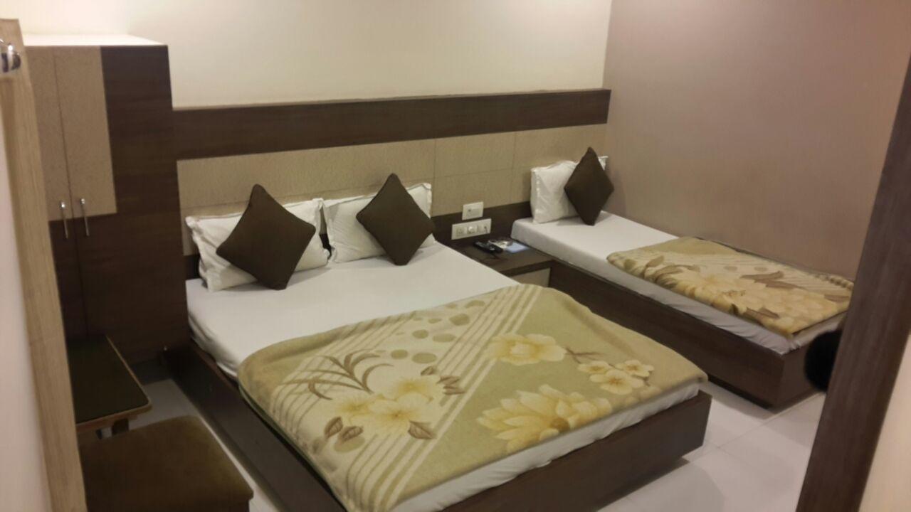 Hotel Crystal Vadodara Zewnętrze zdjęcie